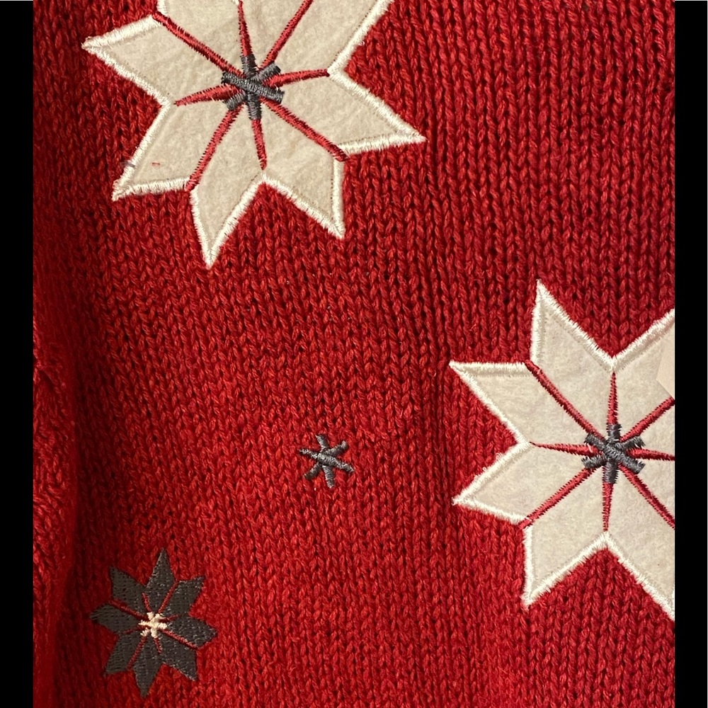 URBAN OUTFITTERS RECYCLED VINTAGE MEDIUM/LARGE HOLIDAY SWEATER NEW - Picture 2 of 8